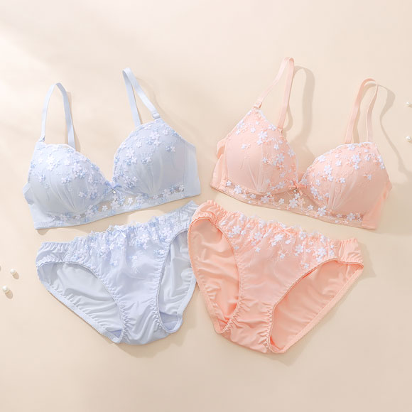 プチマリー プチフラワー刺繍 ノンワイヤー ブラセット SML ブラジャー ショーツ セット petit marie WHITE