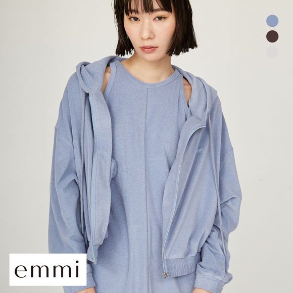 エミ emmi×PlaX TM フードパーカー emmi