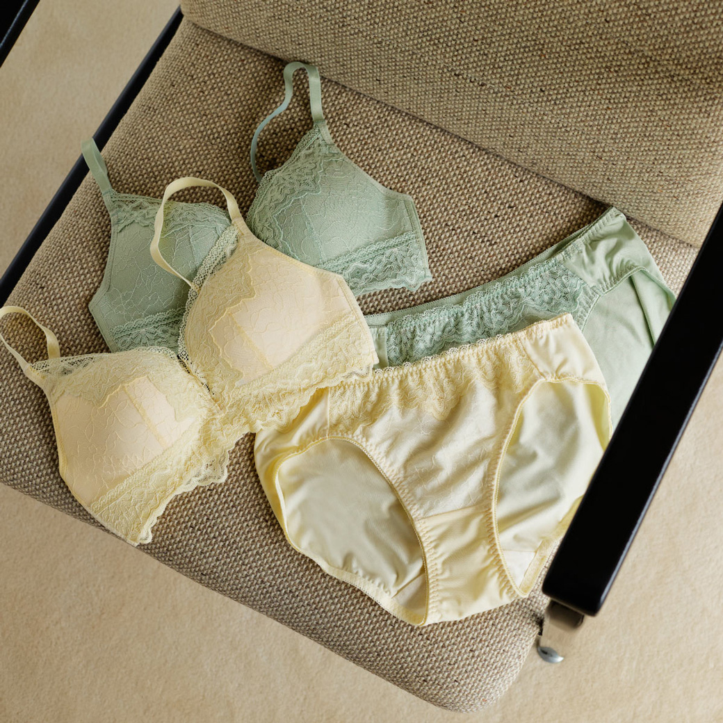 AMOSTYLE BY Triumph（アモスタイル バイ トリンプ）